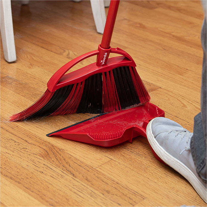 Vileda Super Angle One Sweep Broom with Step-On Dust Pan